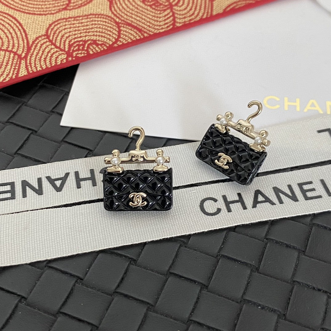 Chanel Classic Bag Pendant Earrings - 18K Yellow Gold