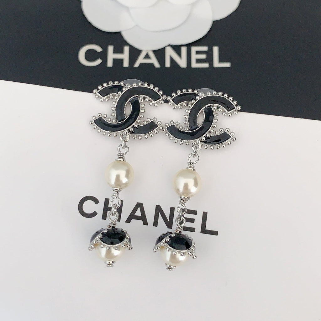 Chanel Pearl Crystal Earrings - 18K White Gold