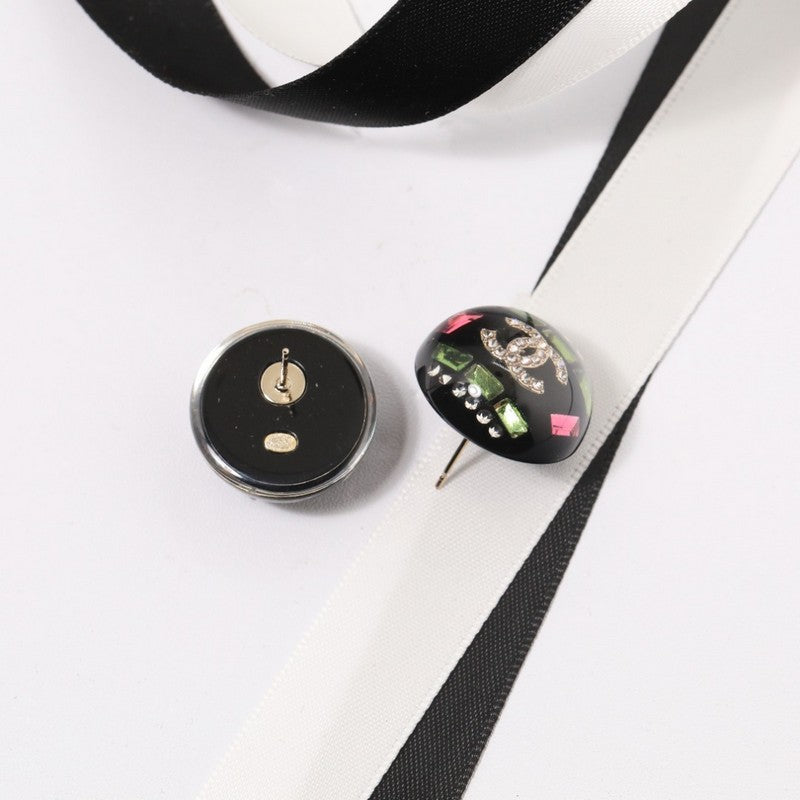Chanel Black Round Earrings - 18K Yellow Gold