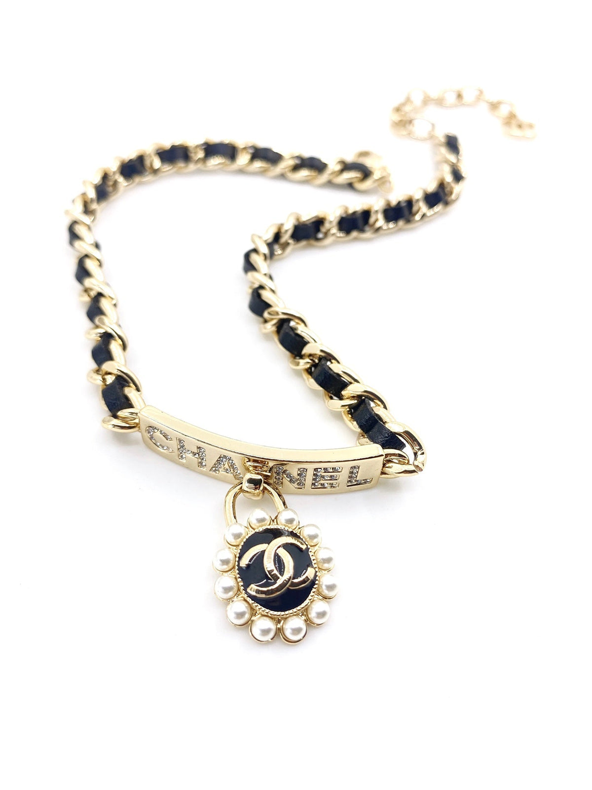 Chanel Pearls Choker Necklace