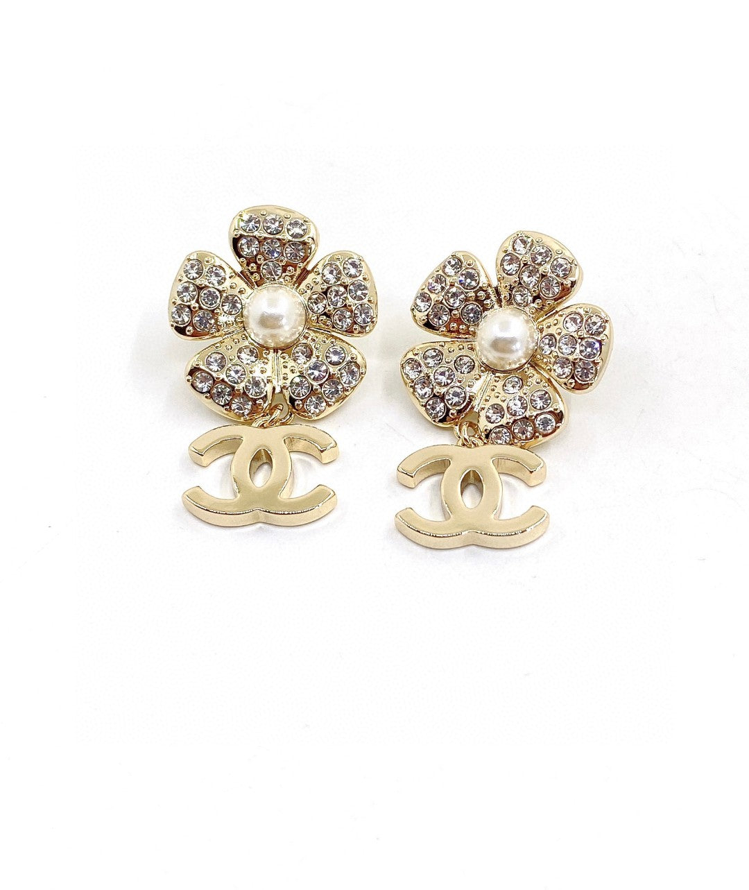 Chanel Flower Full Crystal Earrings - 18K Yellow Gold
