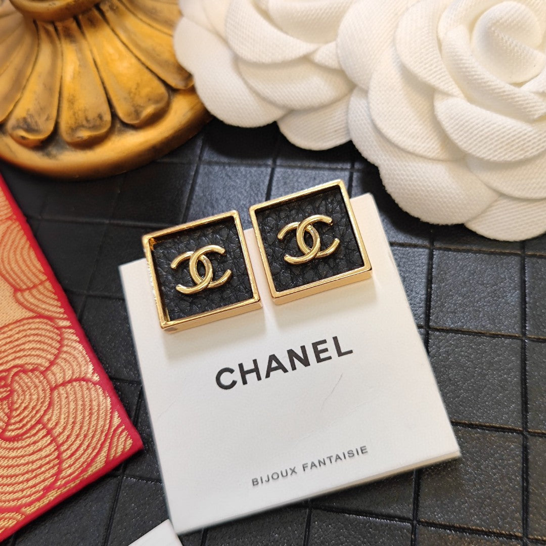 Chanel Black Square Earrings - 18K Yellow Gold