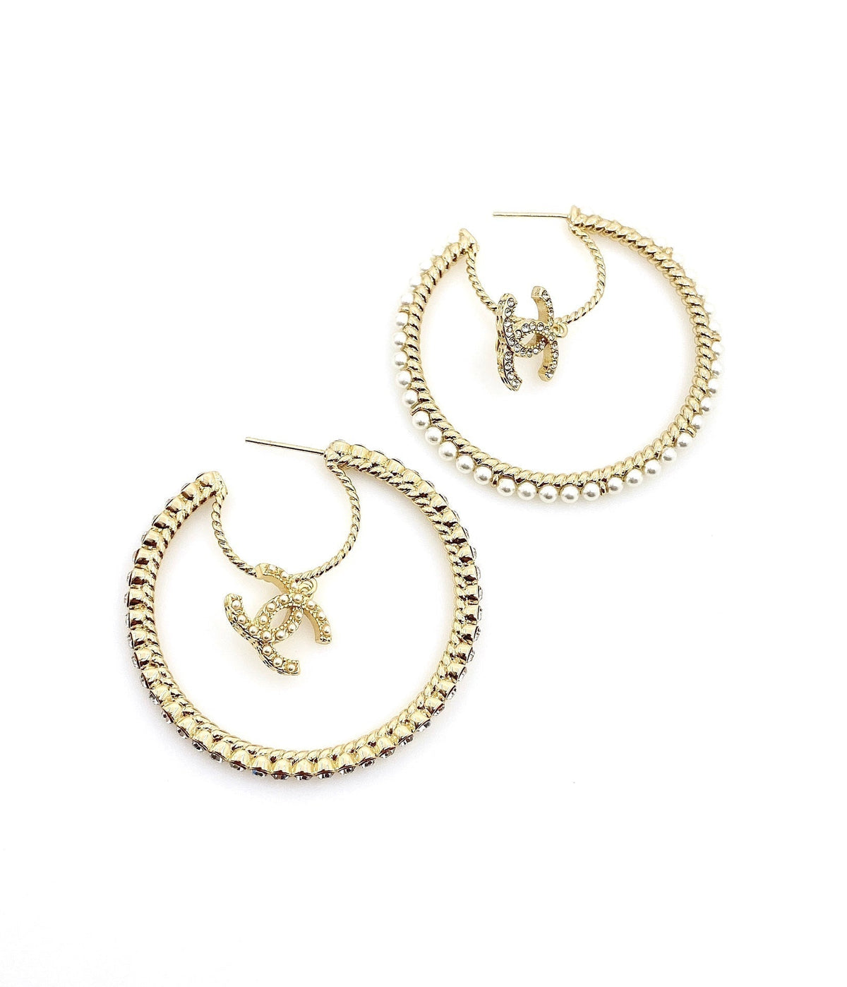 Chanel Circle Earrings - 18K Yellow Gold