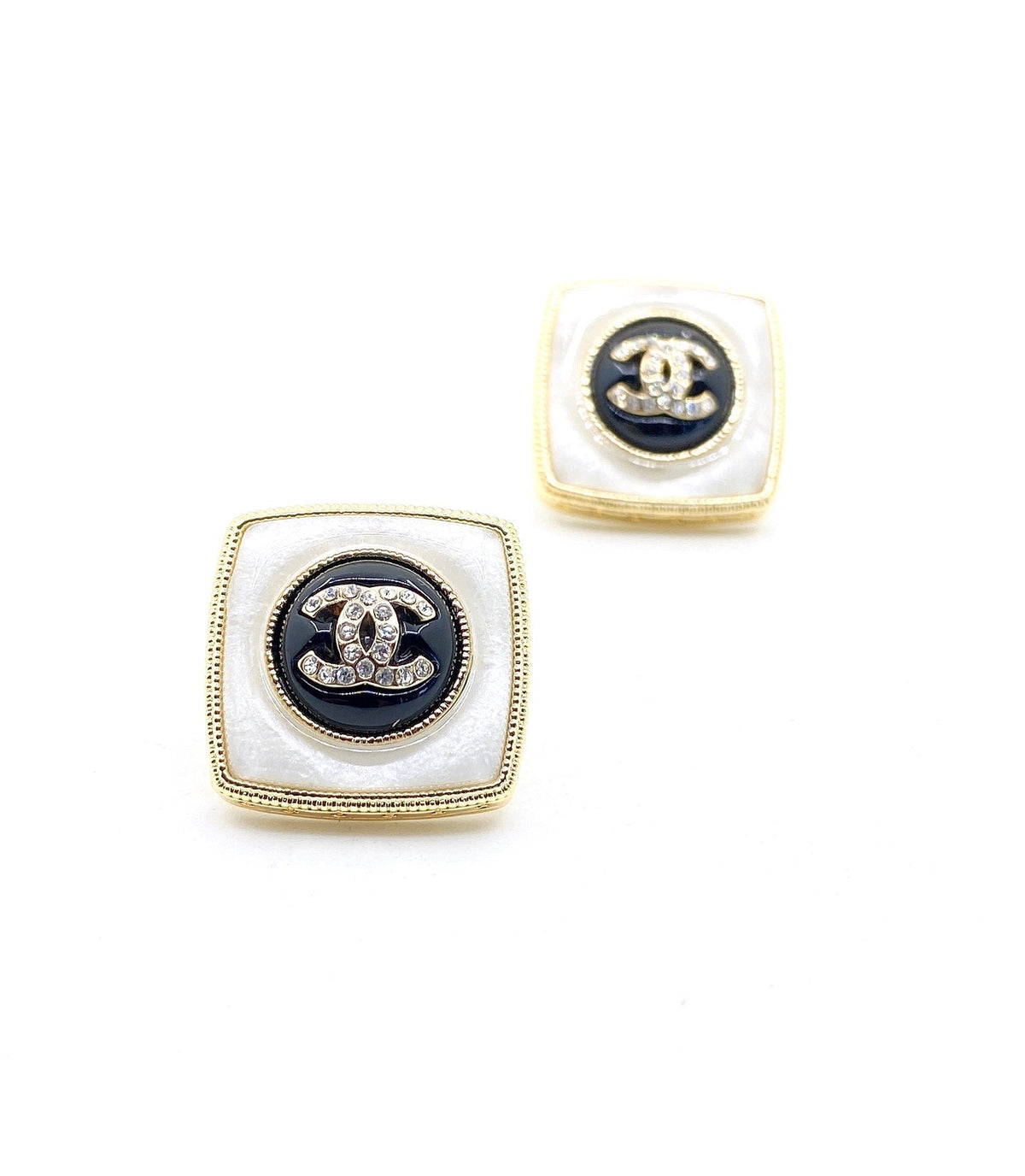 Chanel Pearl Square Earrings - 18K Yellow Gold