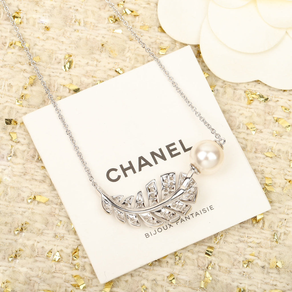 Chanel Plume De Necklace