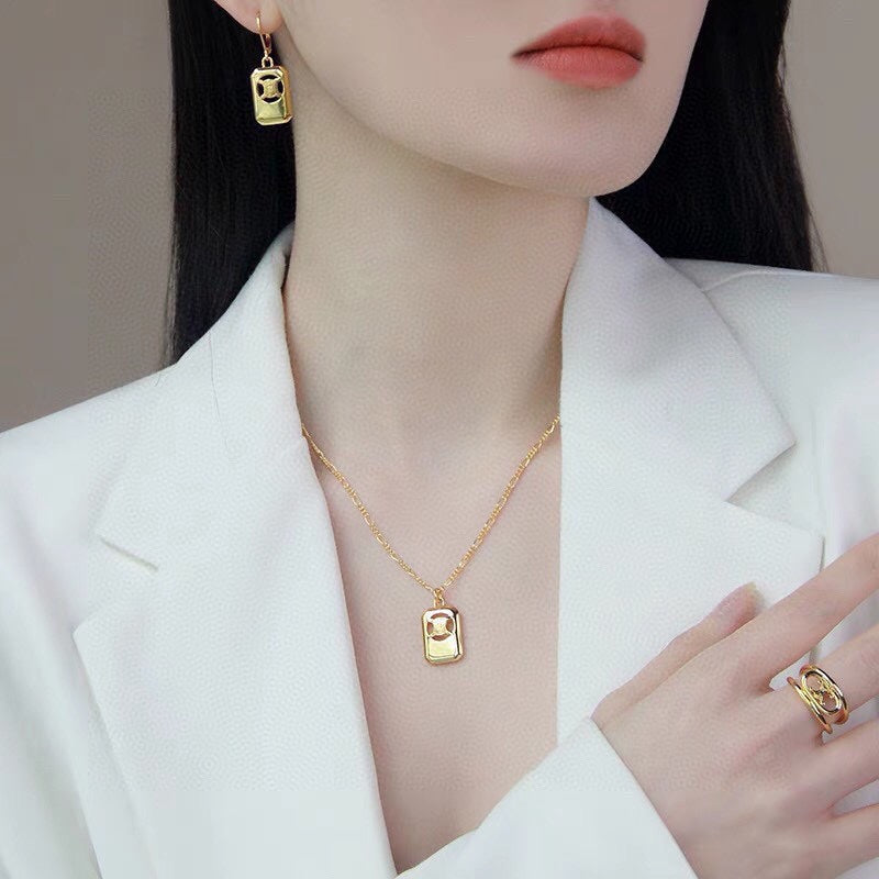 Celine Triomphe Square Hoops Earrings - 18K Yellow Gold