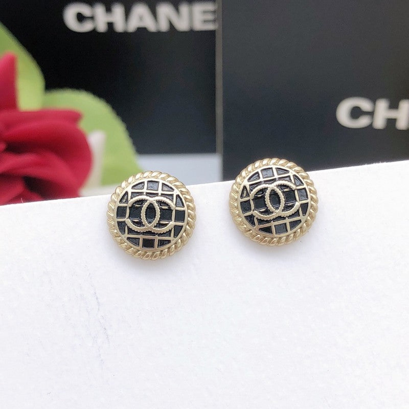 Chanel Black & Gold Round Earrings - 18K Yellow Gold