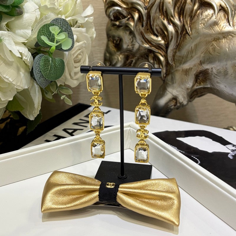 Chanel 26P Crystal Earrings - 18K Yellow Gold