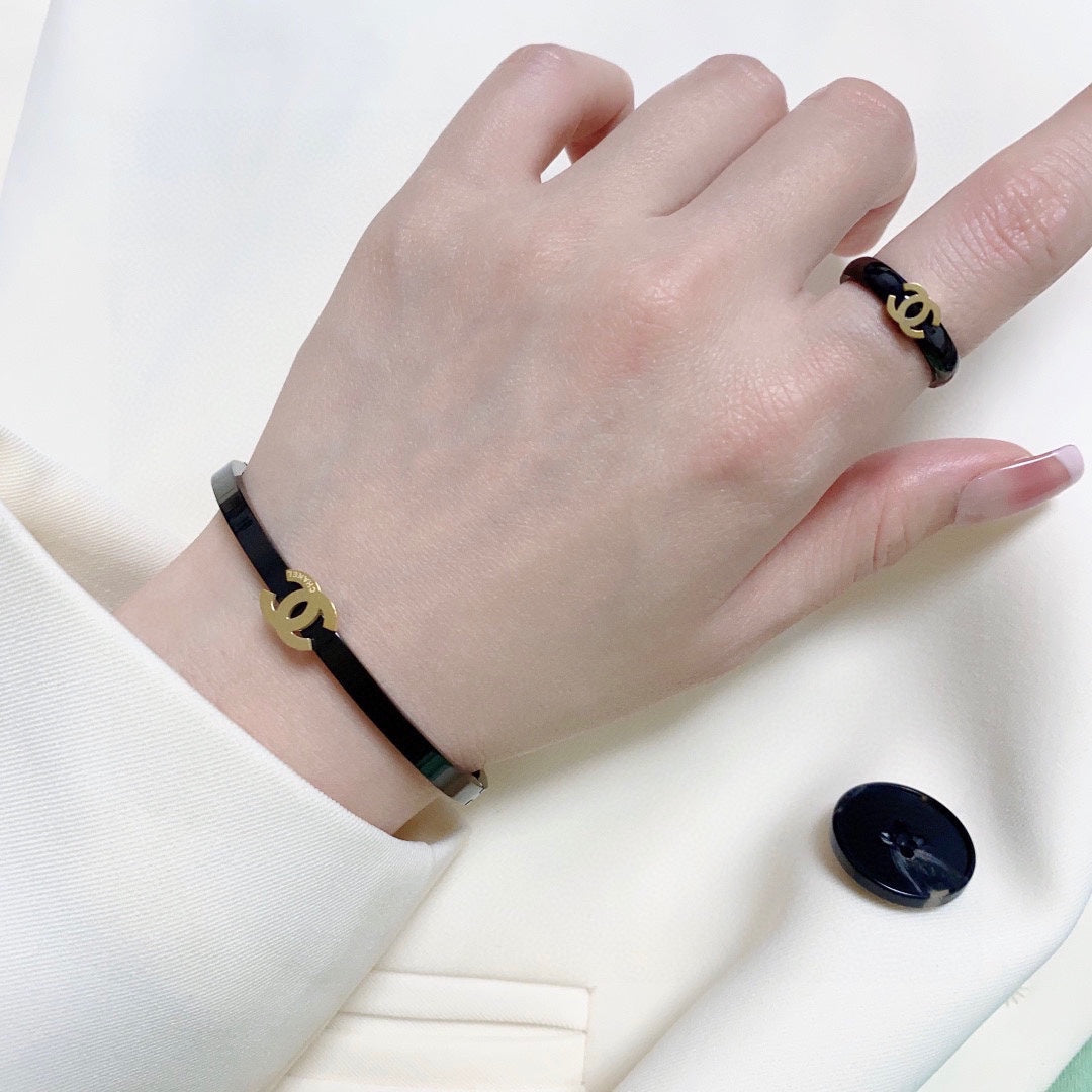 Chanel Black Ring - 18K Yellow Gold