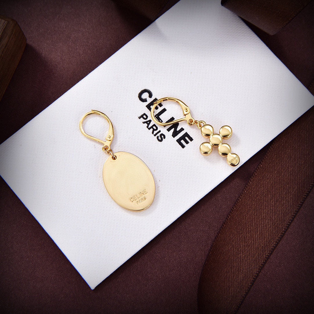 Celine Triomphe Pearl Earrings - 18K Yellow Gold