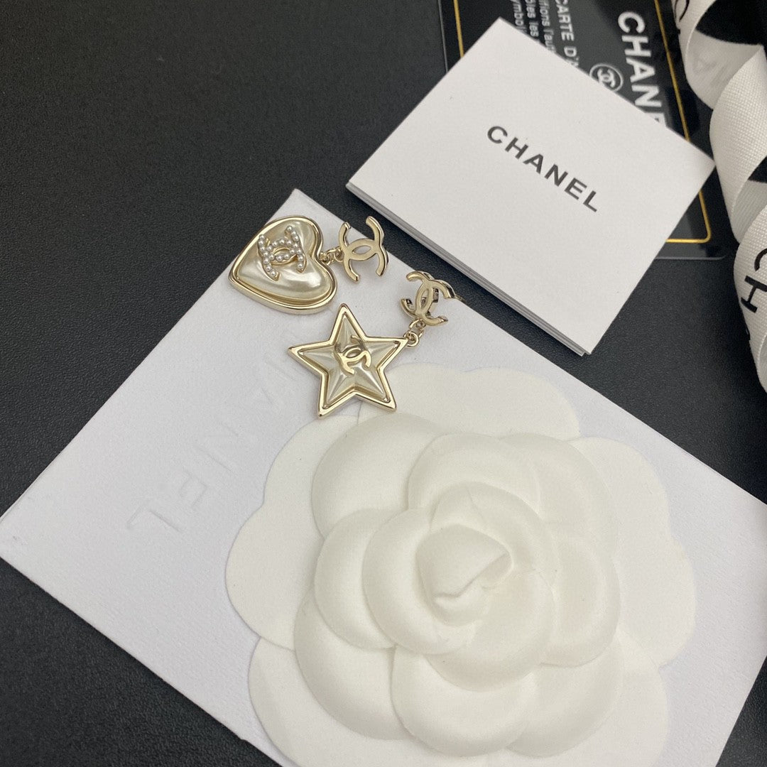 Chanel Heart & Star Earrings - 18K Yellow Gold