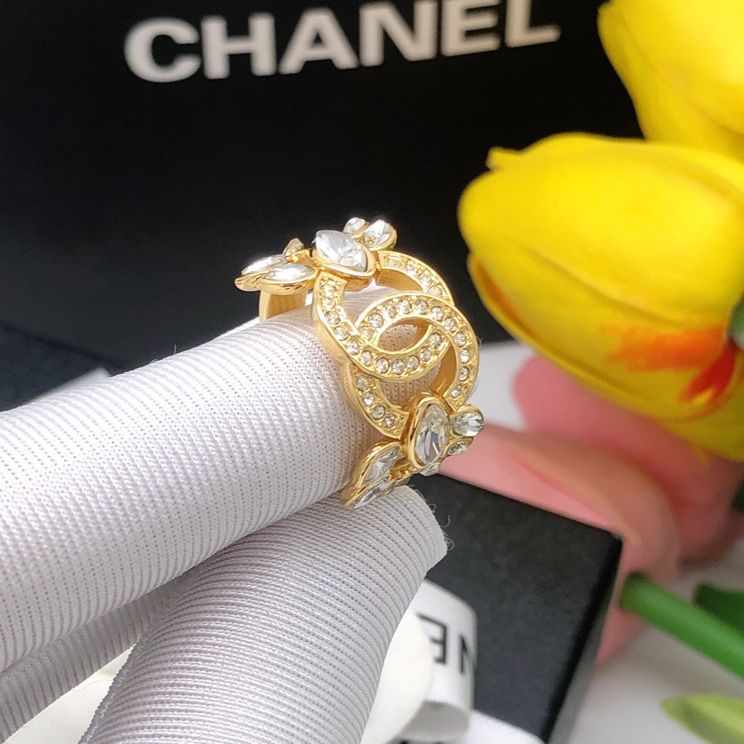 Chanel Flower Crystal Ring - 18K Yellow Gold