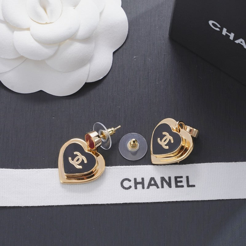 Chanel Black & Red Heart Earrings - 2.5 cm Height - 18K Yellow Gold