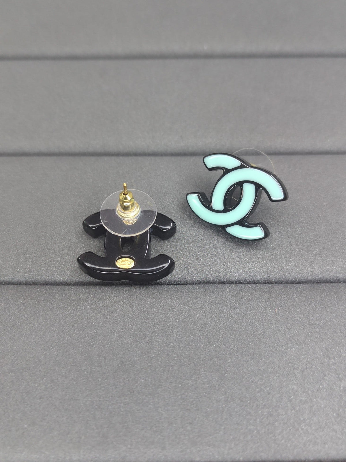 Chanel Classic Blue Earrings - 18K Yellow Gold