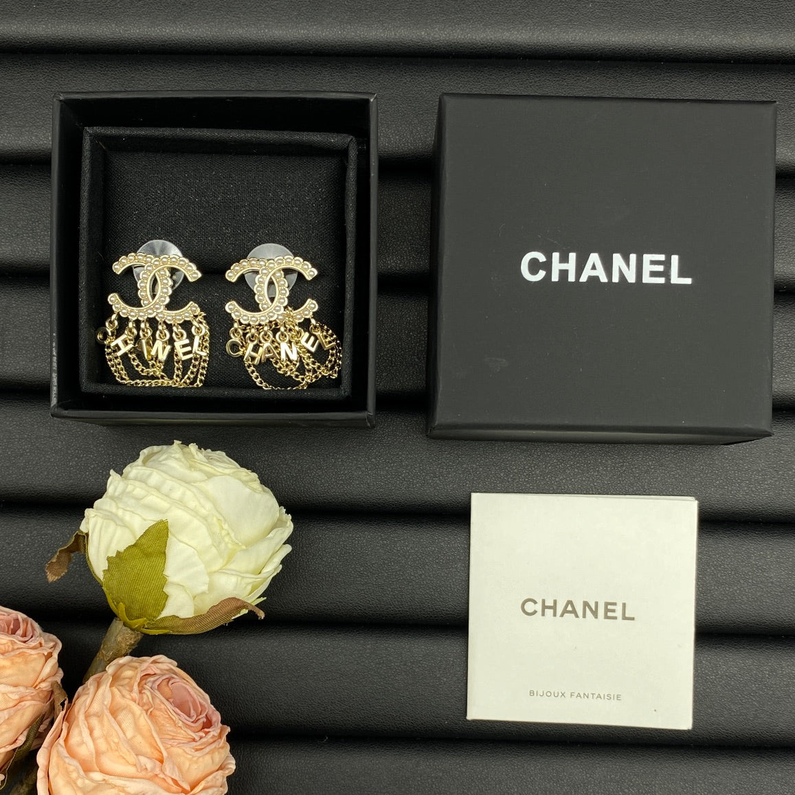 Chanel Pearl Chain Link Earrings - 18K Yellow Gold