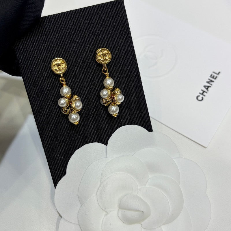 Chanel Grape Pearl Earrings - 18K Yellow Gold