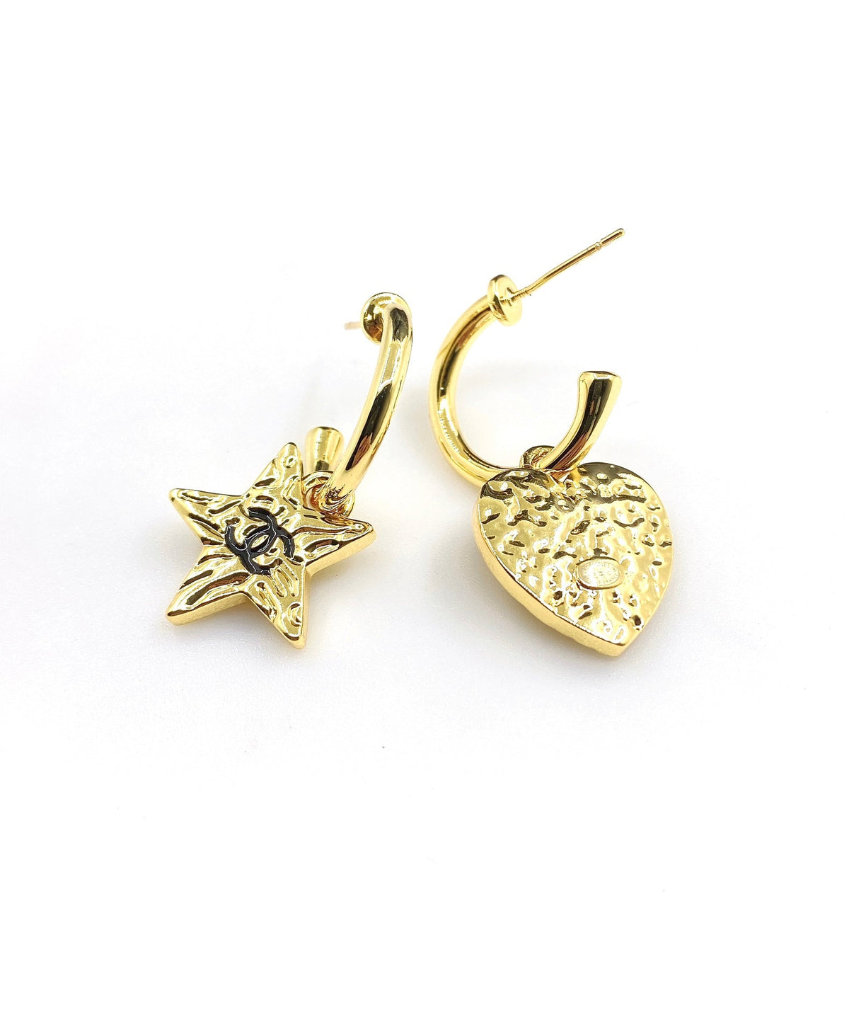 Chanel Heart Star Earrings - 18K Yellow Gold