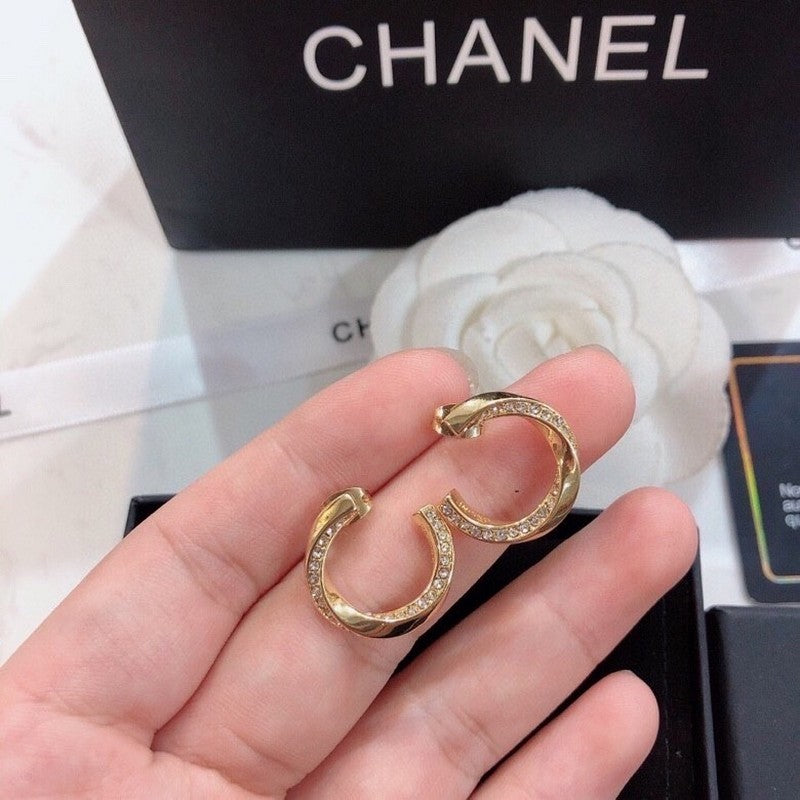 Chanel Half Circle Diamond Earrings - 18K Yellow Gold