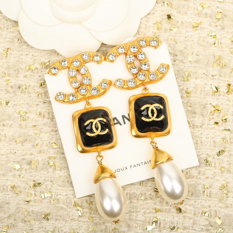Chanel Long Pearl Pendant Earrings - 18K Yellow Gold