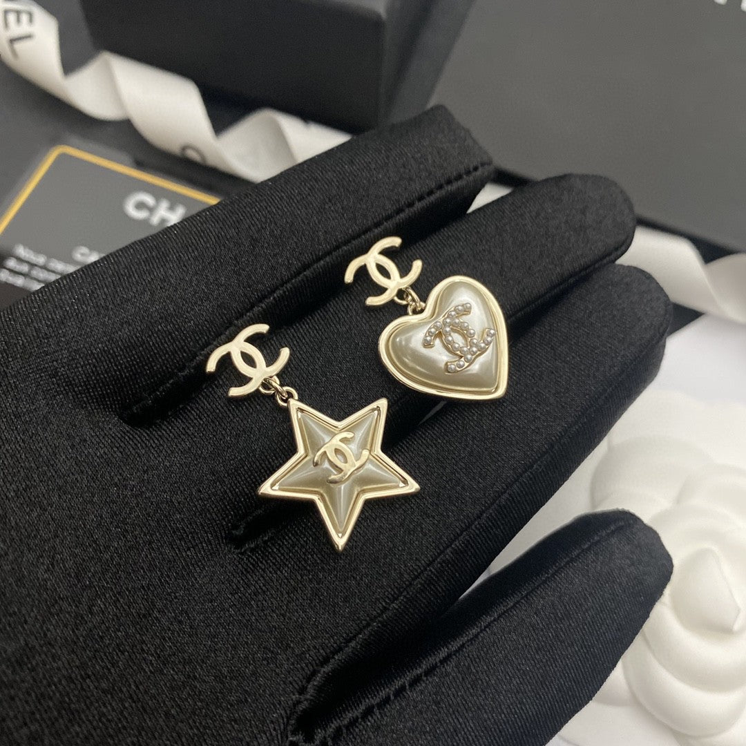Chanel Heart & Star Earrings - 18K Yellow Gold