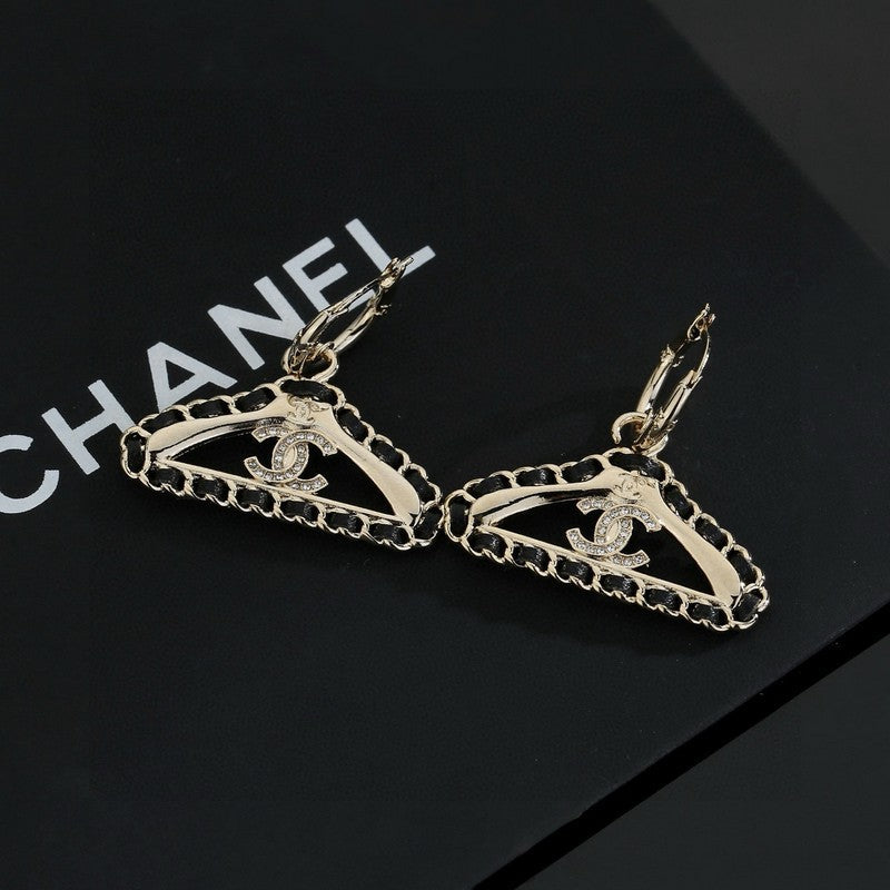 Chanel Coat Hanger Earrings - 18K Yellow Gold
