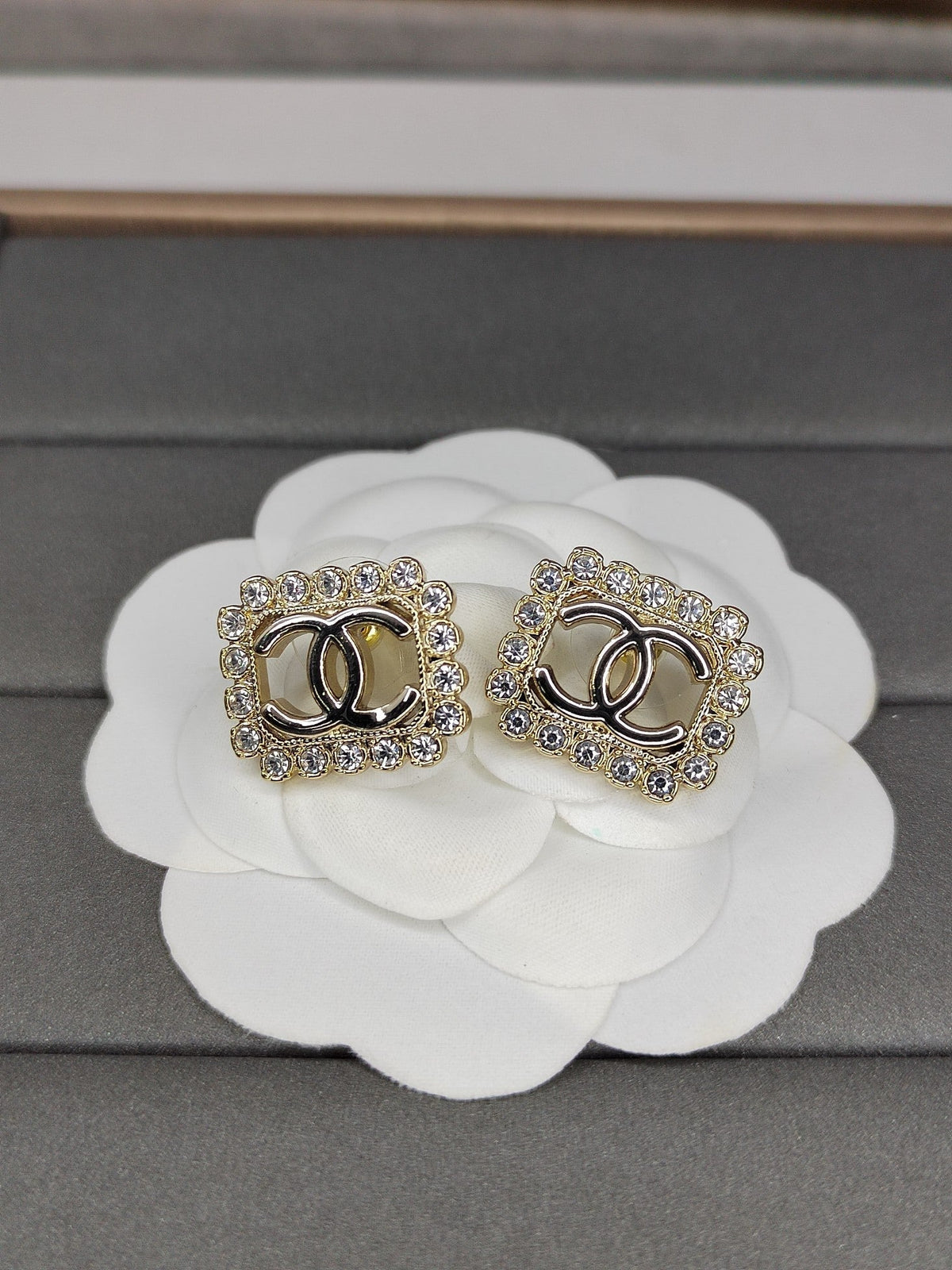 Chanel Diamond Earrings - 18K Yellow Gold