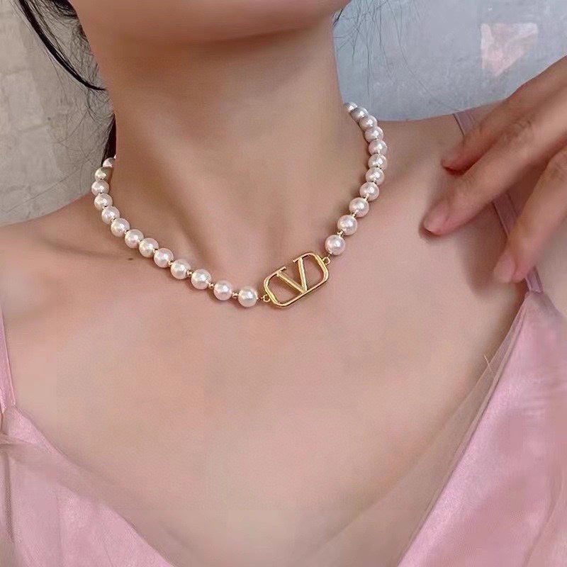 VLogo Pearls Choker Necklace