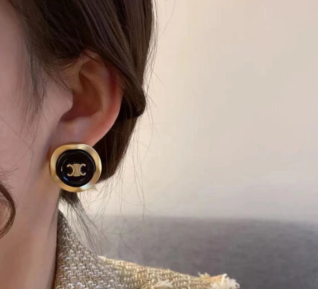 Celine Triomphe Pearl Earrings - 18K Yellow Gold