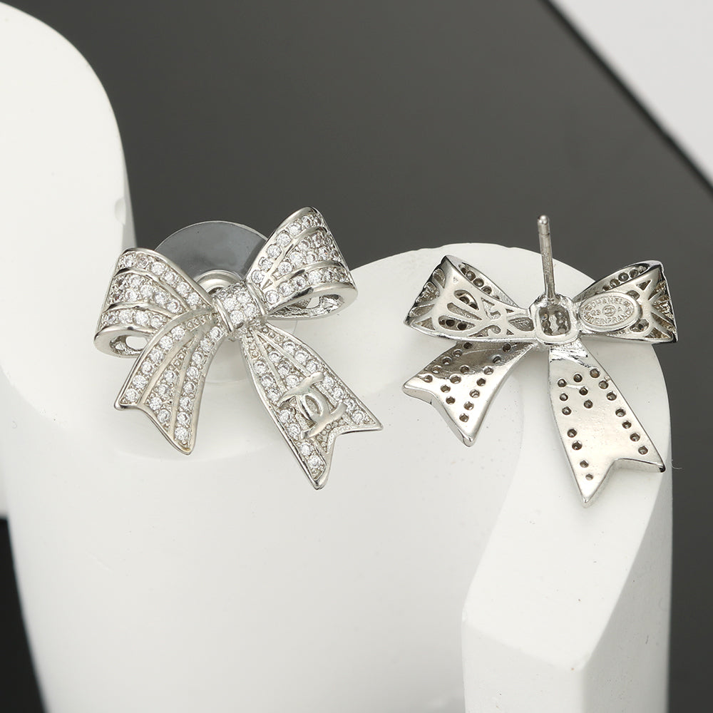 Chanel Bow Tie Diamond Earrings - 18K White Gold