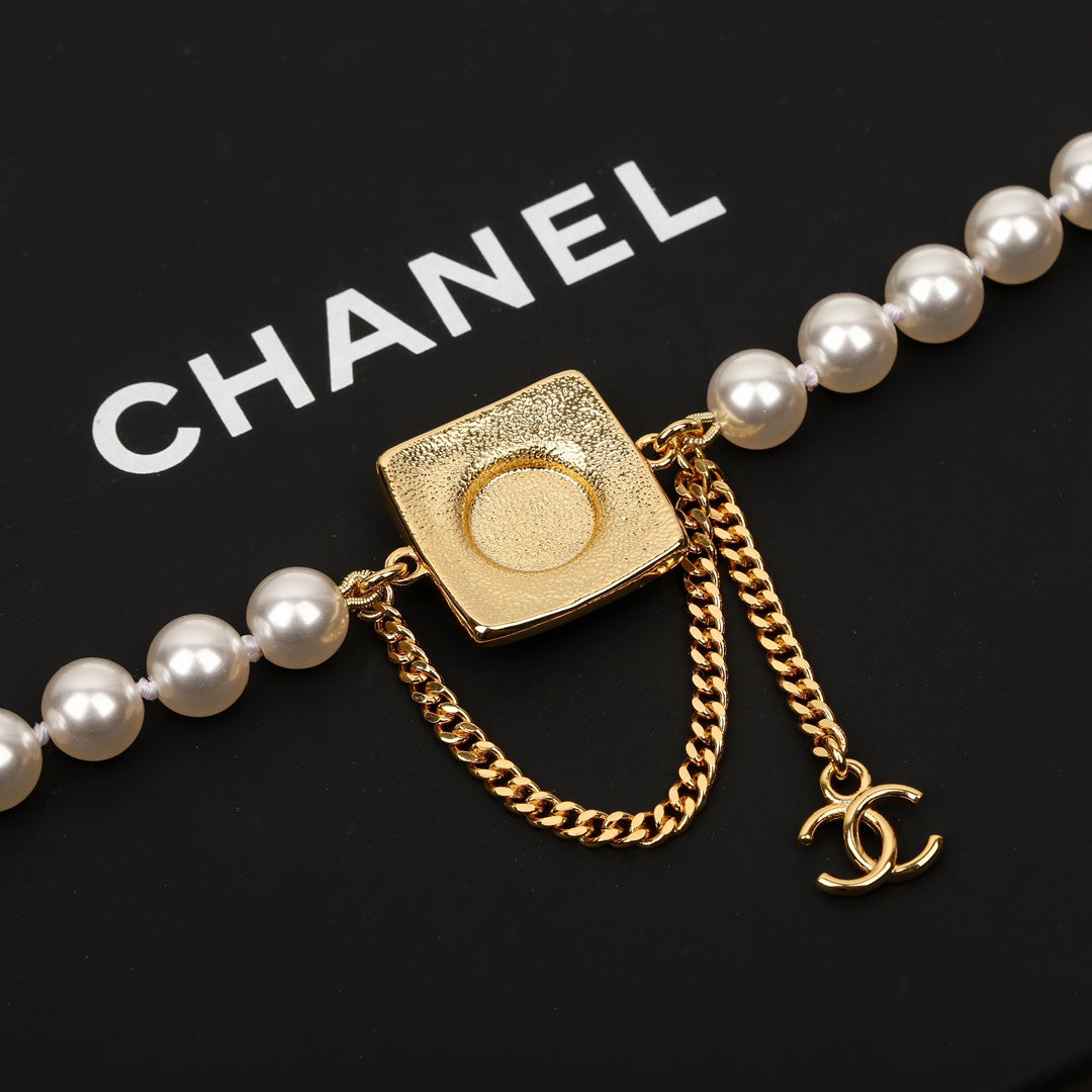 Chanel Pearls Choker Necklace