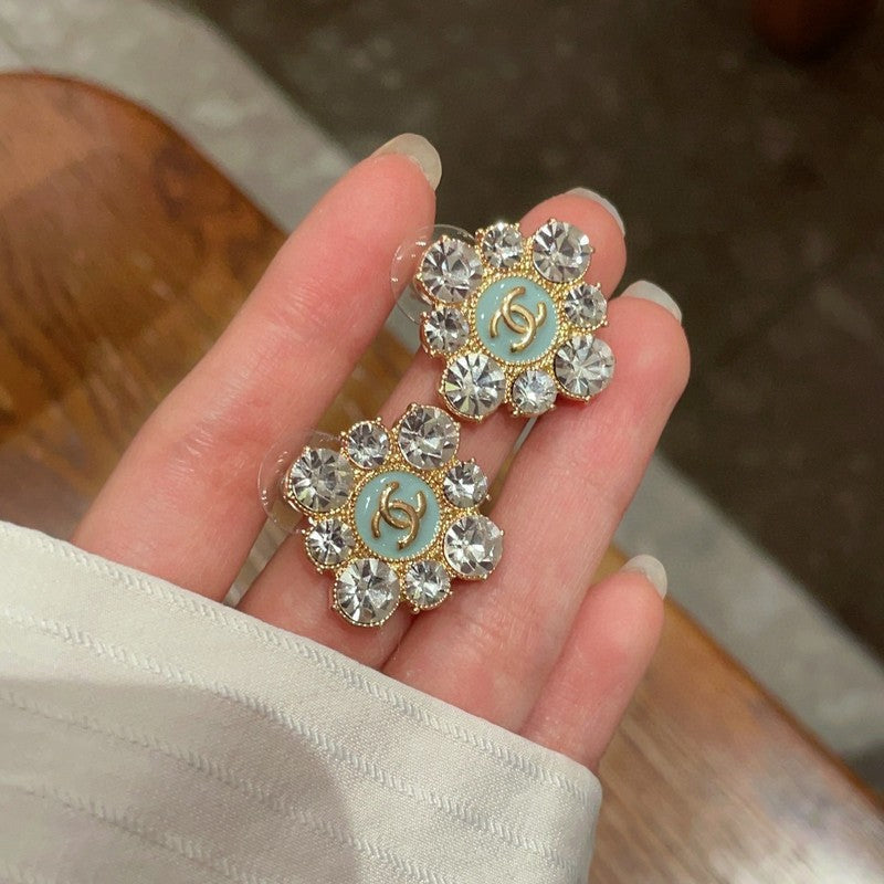 Chanel Color Flower Diamond Earrings - 18K Yellow Gold