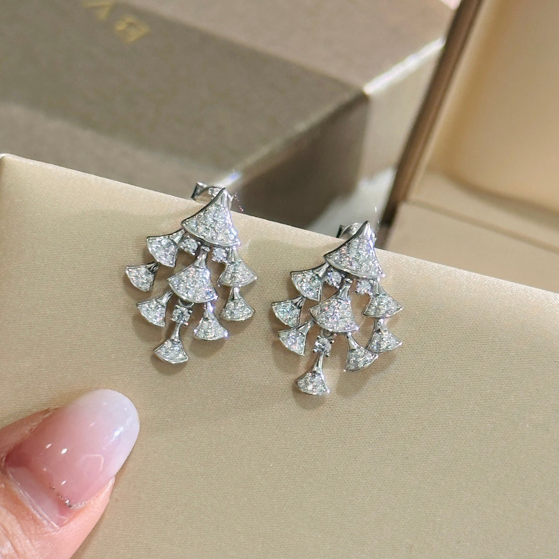 Bvlgari Dream Diamond Earrings - 18K White Gold