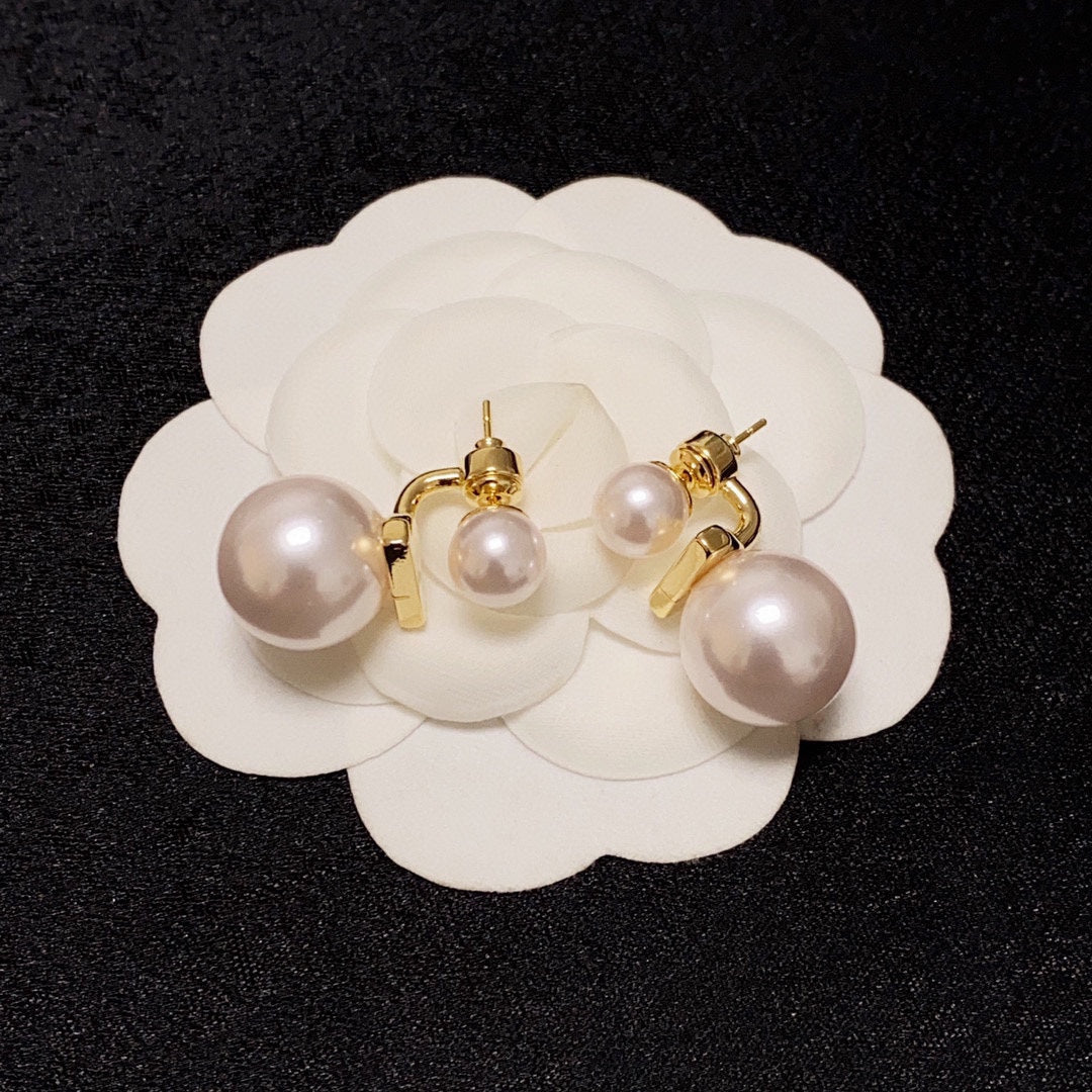 Celine Triomphe Pearl Earrings - 18K Yellow Gold