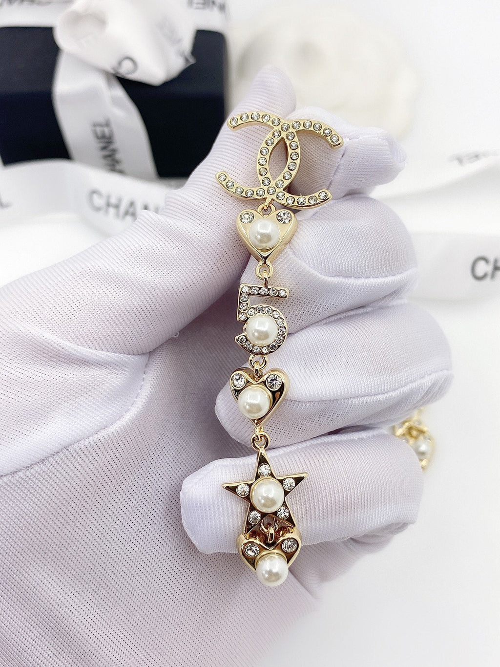 Chanel Pearl Heart Earrings - 18K Yellow Gold