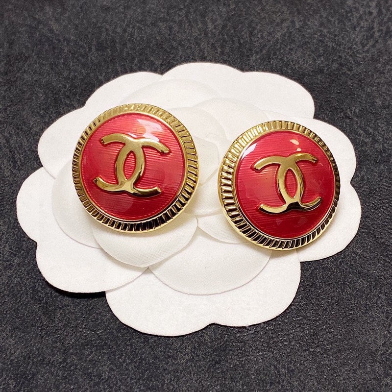 Chanel Pink Round Earrings - 18K Yellow Gold