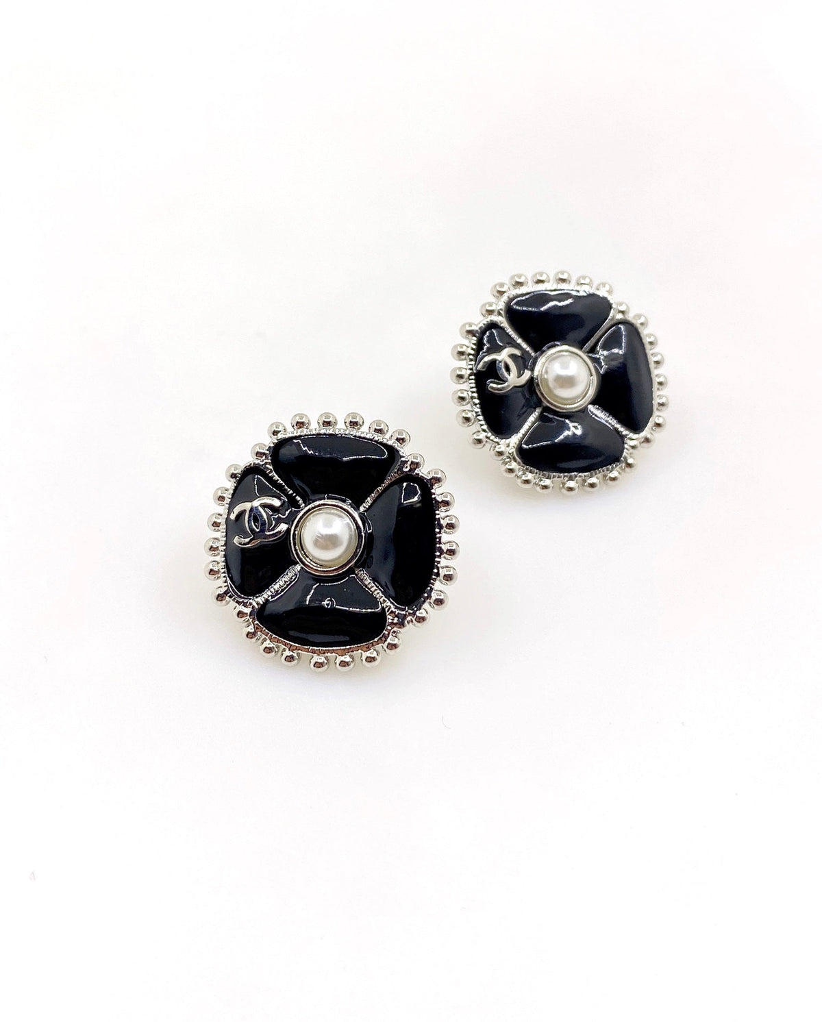 Chanel Black Pearl Clover Earrings - 18K White Gold