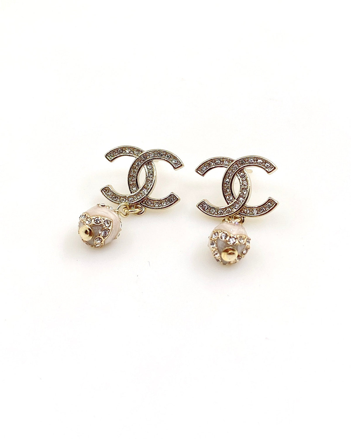 Chanel Pearl Pendant Earrings - 18K Yellow Gold