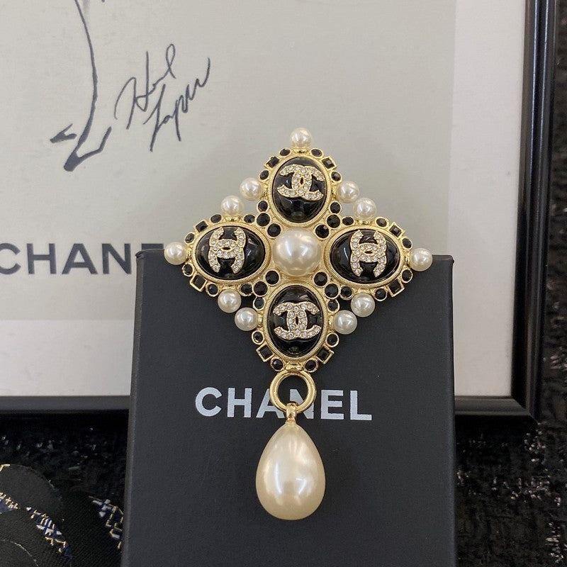 Chanel Pearl Pendant Gold Brooch
