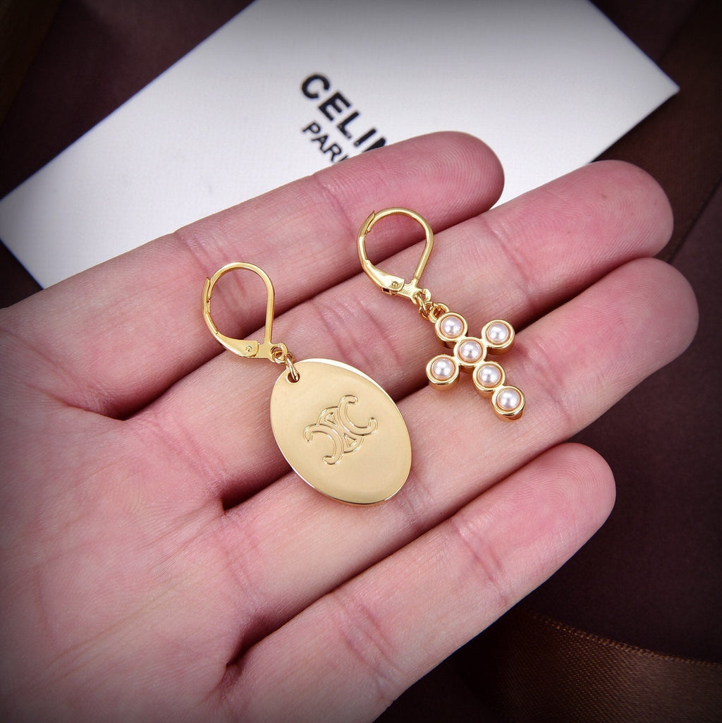Celine Triomphe Pearl Earrings - 18K Yellow Gold
