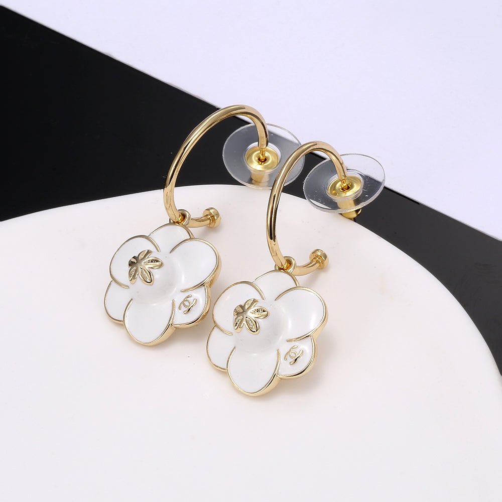 Chanel Flower Earrings - 18K Yellow Gold