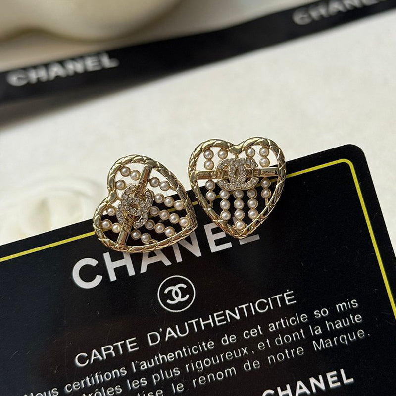 Chanel Pearl Heart Earrings - 18K Yellow Gold