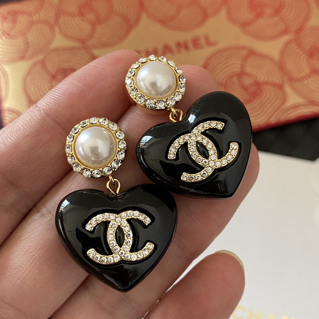 Chanel Black Heart Earrings - 18K Yellow Gold