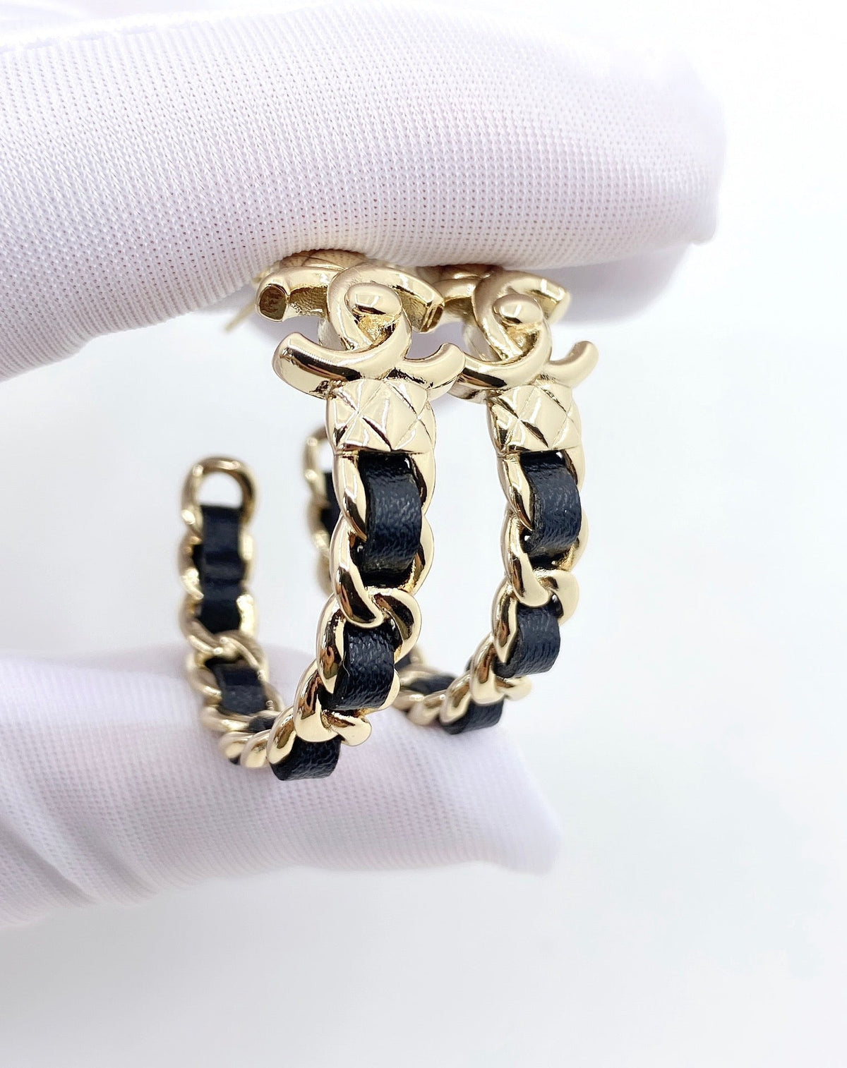 Chanel Circle Leather Earrings - 18K Yellow Gold