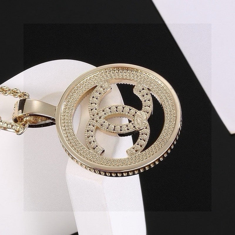 Chanel Pearl Round Gold Necklace