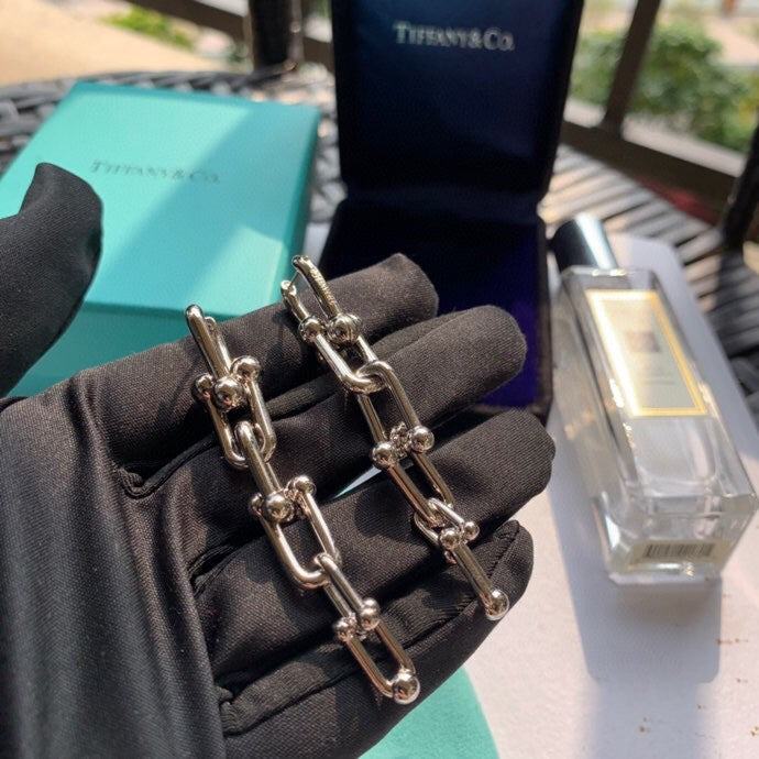 Tiffany HardWear Graduated Link Earrings - 18K Gold