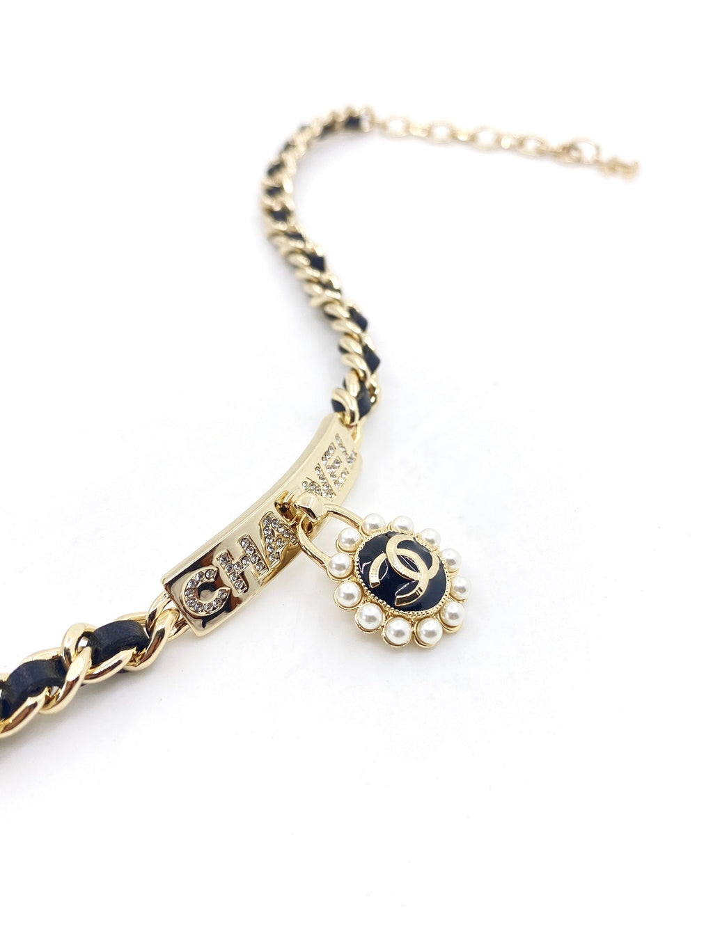 Chanel Pearls Choker Necklace