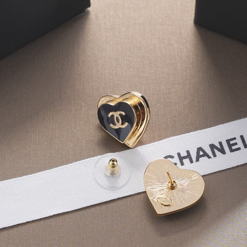 Chanel Black & Red Heart Earrings - 1.75 cm Height - 18K Yellow Gold