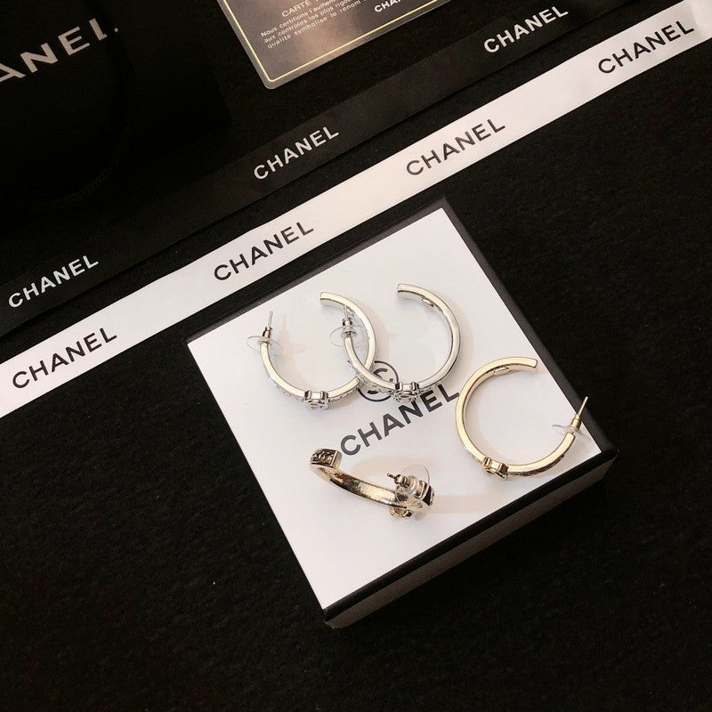 Chanel Circle Earrings - 18K Gold