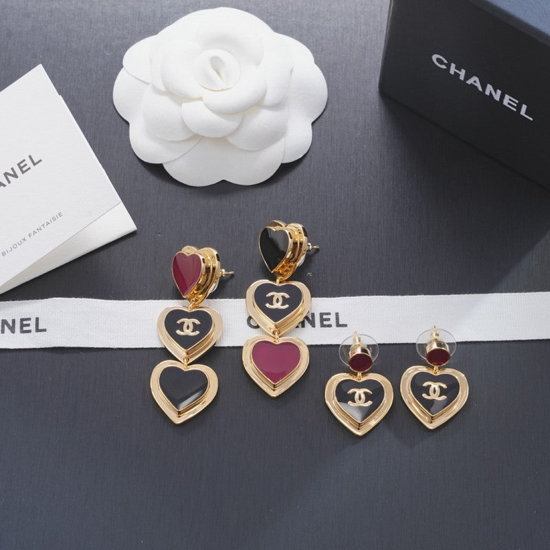 Chanel Black & Red Heart Earrings - 2.5 cm Height - 18K Yellow Gold