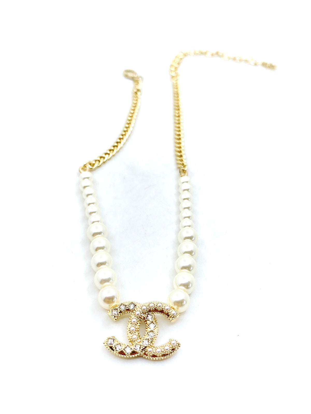 Chanel Pearls Choker Necklace